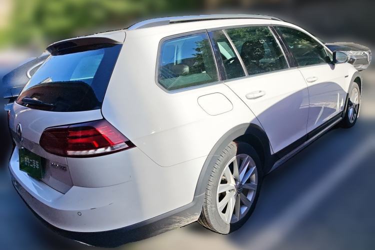 Used Volkswagen Golf 2019 1.8TSI Travel Edition Rear Right 45 Deg