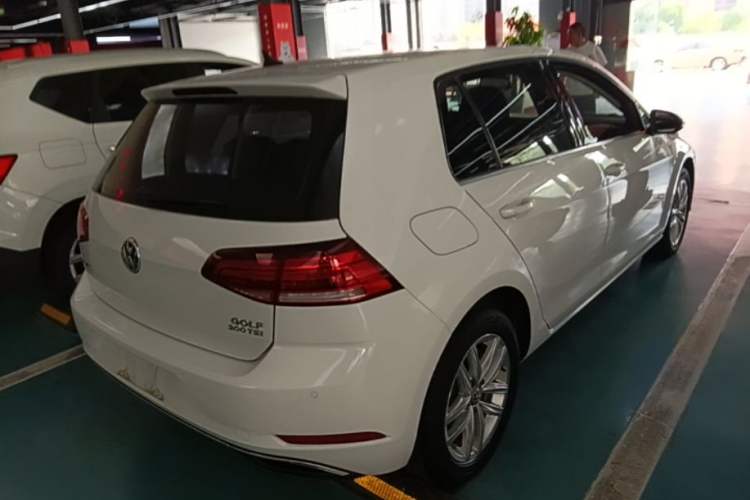Used Volkswagen Golf 2019 200TSI DSG Comfort & Ambition Edition China VI Standard Rear Right 45 Deg