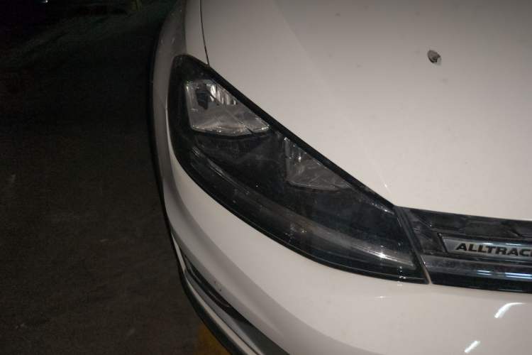 Used Volkswagen Golf 2019 1.8TSI Travel Edition Right Front Headlight