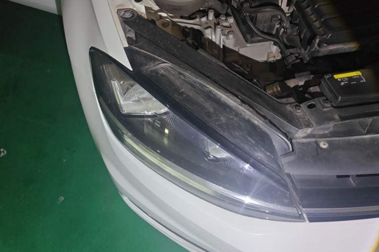 Used Volkswagen Golf 2019 1.6L Automatic Comfort Model China V Standard Right Front Headlight