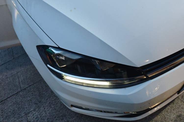 Used Volkswagen Golf 2019 1.6L Automatic Comfort Model China V Standard Right Front Headlight