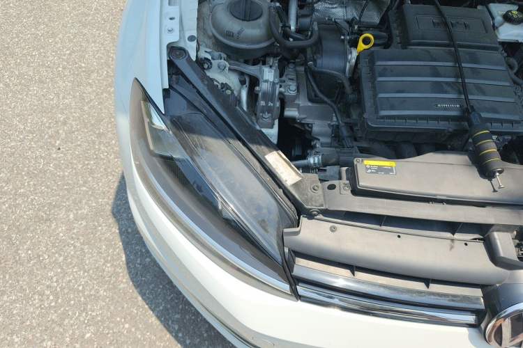 Used Volkswagen Golf 2019 1.6L Automatic Comfort Model China V Standard Right Front Headlight
