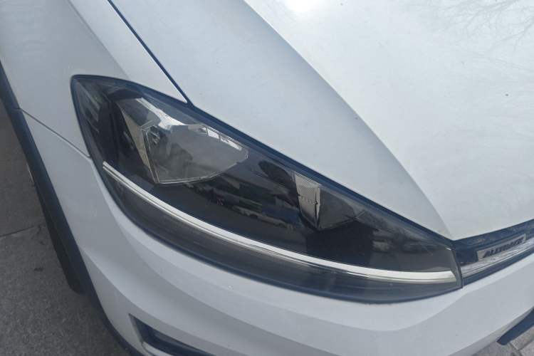 Used Volkswagen Golf 2019 1.8TSI Travel Edition Right Front Headlight