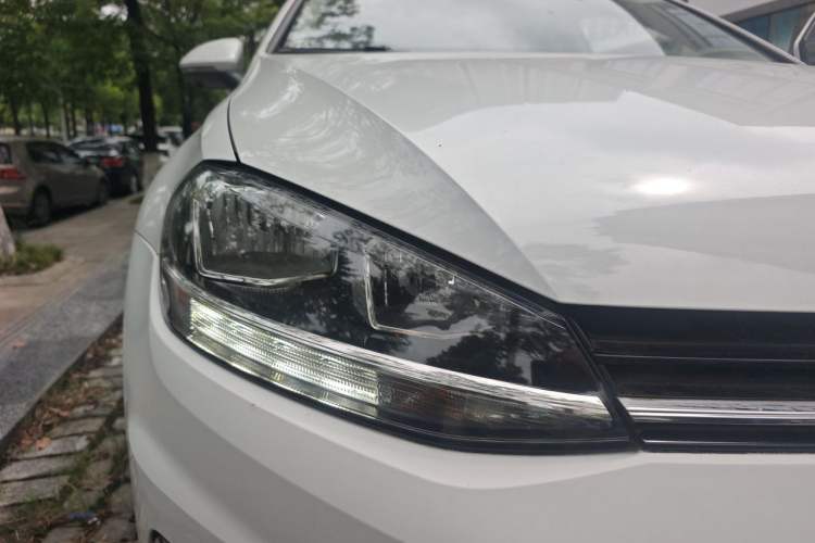 Used Volkswagen Golf 2019 200TSI DSG Comfort & Ambition Edition China VI Standard Right Front Headlight