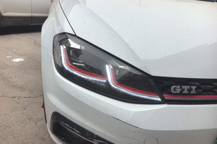 Used Volkswagen Golf 2019 200TSI DSG Comfort & Ambition Edition China VI Standard Right Front Headlight
