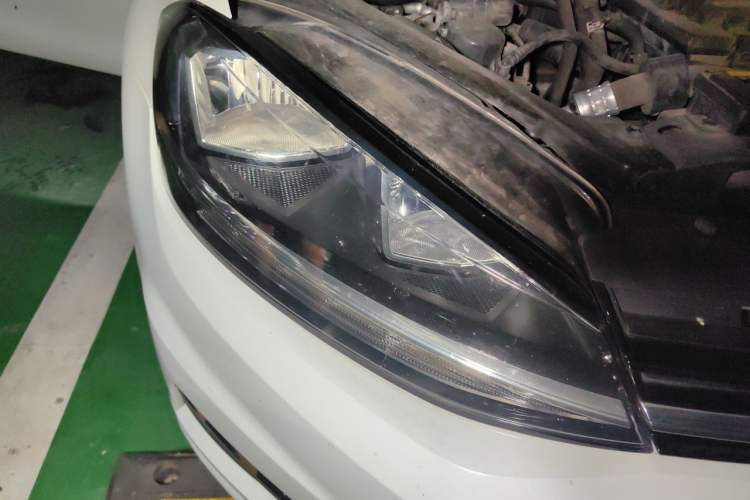 Used Volkswagen Golf 2019 200TSI DSG Comfort & Ambition Edition China VI Standard Right Front Headlight