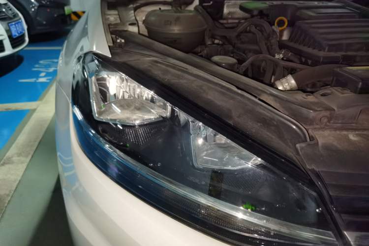 Used Volkswagen Golf 2019 280TSI DSG Luxury Version China VI Standard Right Front Headlight