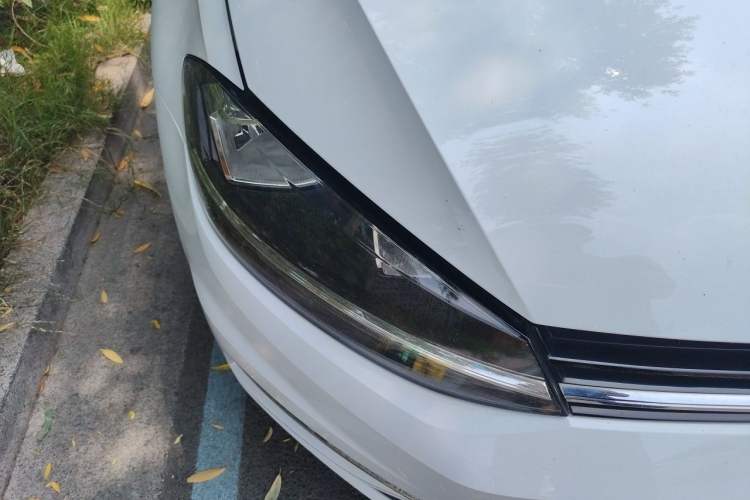 Used Volkswagen Golf 2019 1.6L Automatic Comfort Model China V Standard Right Front Headlight