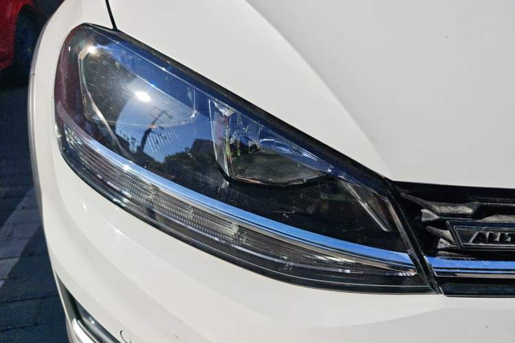 Used Volkswagen Golf 2019 1.8TSI Travel Edition Right Front Headlight
