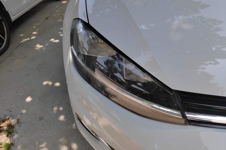 Used Volkswagen Golf  Right Front Headlight