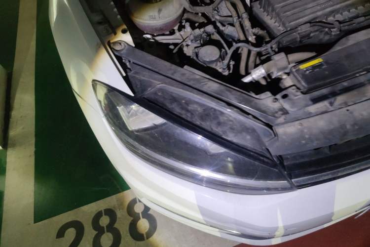 Used Volkswagen Golf 2019 200TSI DSG Comfort Version China VI Standard Right Front Headlight