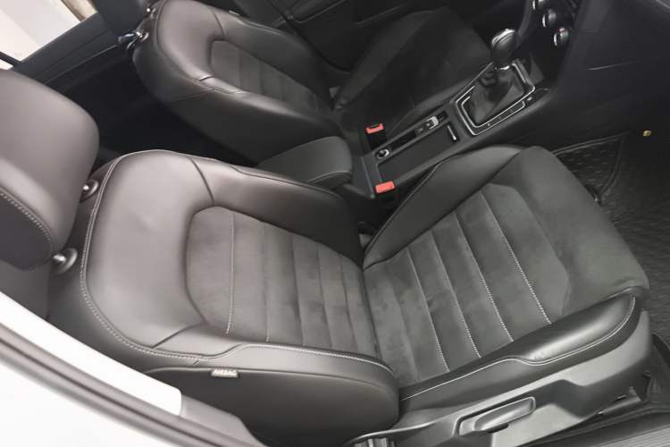 Used Volkswagen Golf 2019 280TSI DSG Luxury Version China VI Standard Right Front Seat