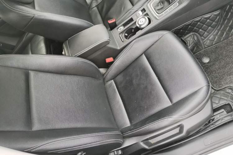 Used Volkswagen Golf 2019 200TSI DSG Comfort & Ambition Edition China VI Standard Right Front Seat
