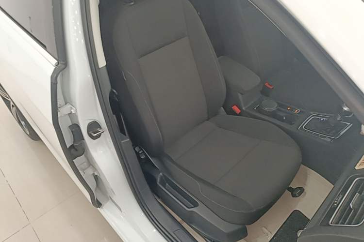 Used Volkswagen Golf 2019 200TSI DSG Comfort & Ambition Edition China VI Standard Right Front Seat