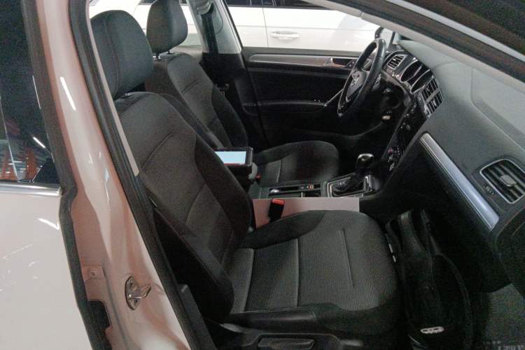 Used Volkswagen Golf 2019 1.6L Automatic Comfort Model China V Standard Right Front Seat