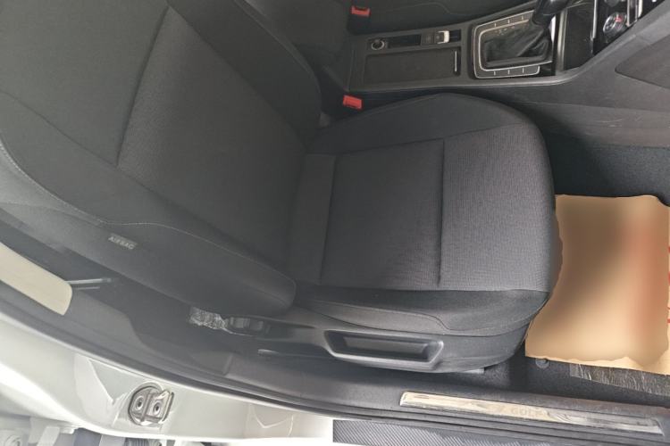 Used Volkswagen Golf 2019 1.6L Automatic Fashion Model China V Standard Right Front Seat