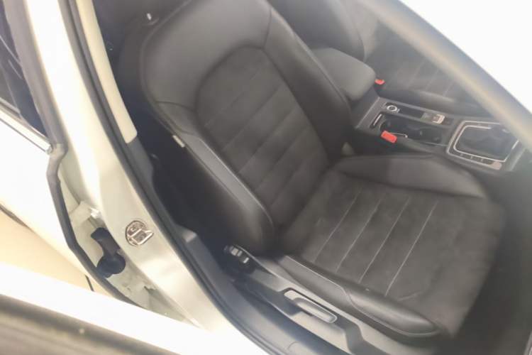 Used Volkswagen Golf 2019 280TSI DSG Luxury Version China VI Standard Right Front Seat