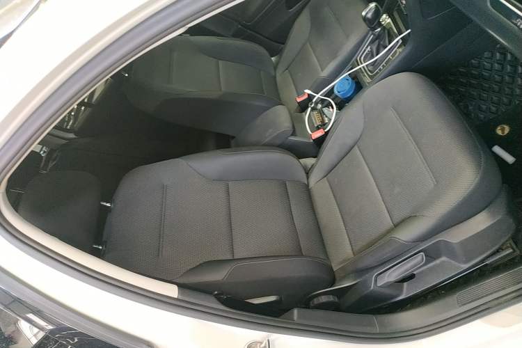 Used Volkswagen Golf 2019 1.8TSI Travel Edition Right Front Seat
