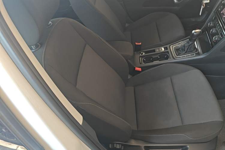 Used Volkswagen Golf 2019 200TSI DSG Comfort & Ambition Edition China VI Standard Right Front Seat