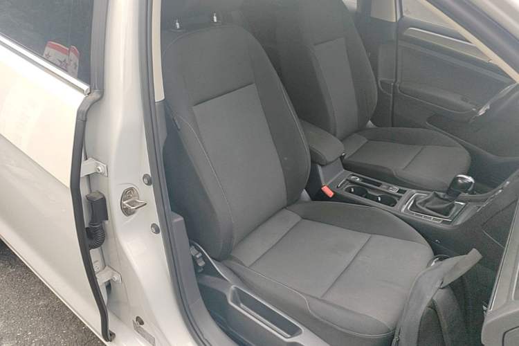 Used Volkswagen Golf 2019 200TSI DSG Comfort & Ambition Edition China VI Standard Right Front Seat