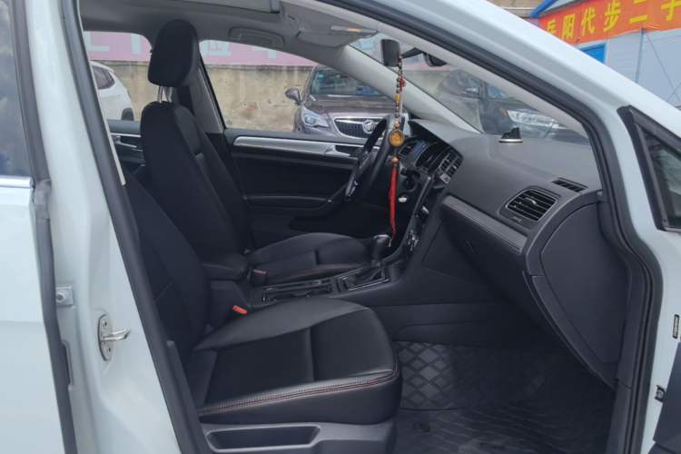 Used Volkswagen Golf 2019 200TSI DSG Comfort & Ambition Edition China VI Standard Right Front Seat