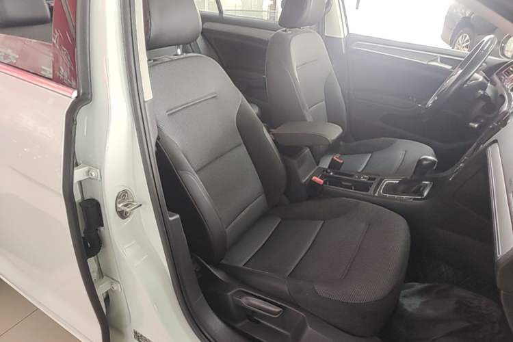 Used Volkswagen Golf 2019 1.6L Automatic Comfort Model China V Standard Right Front Seat