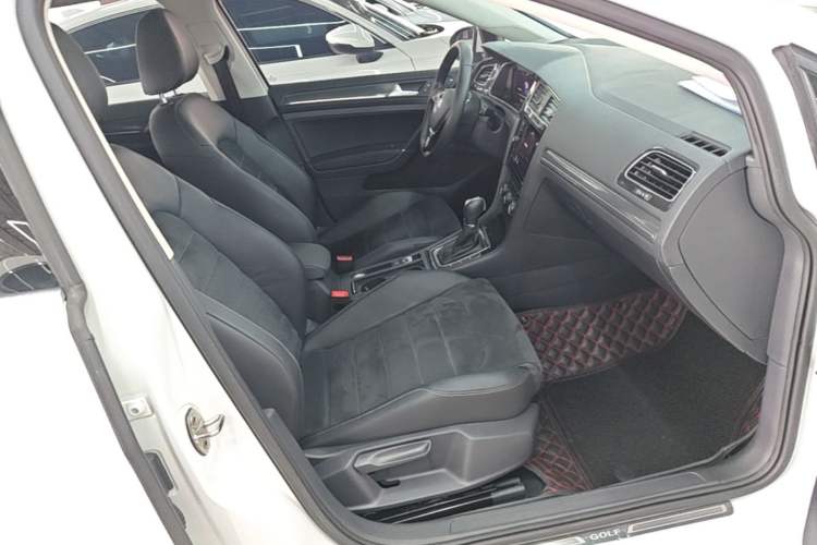 Used Volkswagen Golf 2019 280TSI DSG Luxury Version China VI Standard Right Front Seat