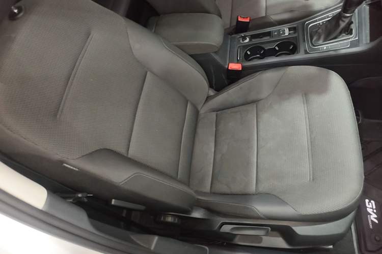 Used Volkswagen Golf 2019 1.8TSI Travel Edition Right Front Seat
