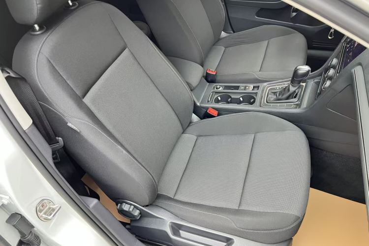 Used Volkswagen Golf 2019 200TSI DSG Comfort & Ambition Edition China VI Standard Right Front Seat