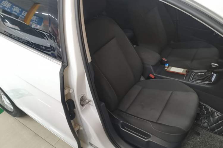 Used Volkswagen Golf 2019 200TSI DSG Comfort & Ambition Edition China VI Standard Right Front Seat