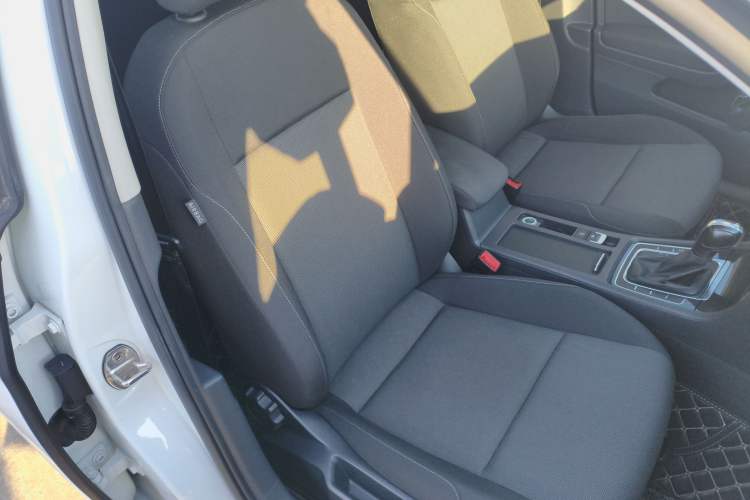 Used Volkswagen Golf 2019 200TSI DSG Comfort & Ambition Edition China VI Standard Right Front Seat