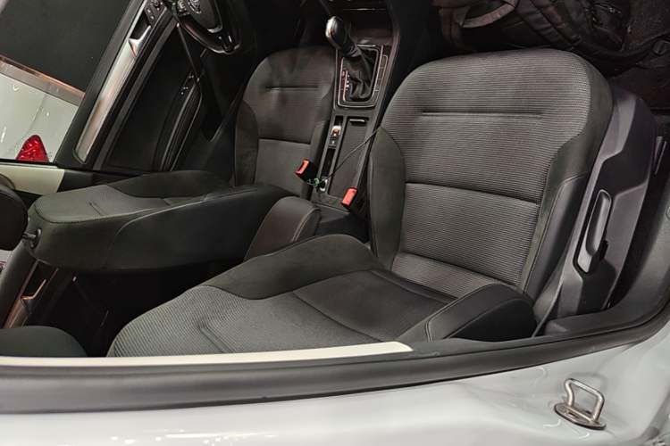 Used Volkswagen Golf 2019 280TSI DSG Comfort Version China VI Standard Right Front Seat