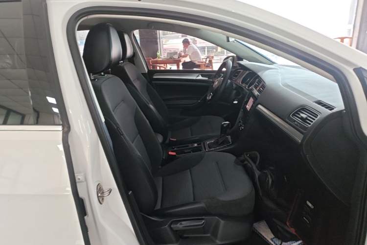 Used Volkswagen Golf 2019 280TSI DSG Comfort Version China VI Standard Right Front Seat