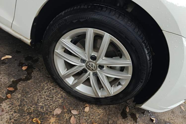 Used Volkswagen Golf 2019 280TSI DSG Comfort Version China VI Standard Right Front Wheel Hub