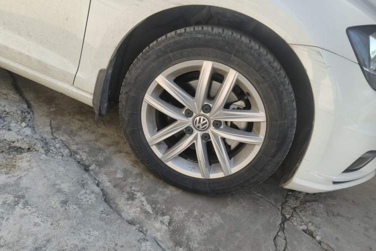 Used Volkswagen Golf 2019 200TSI DSG Comfort & Ambition Edition China VI Standard Right Front Wheel Hub