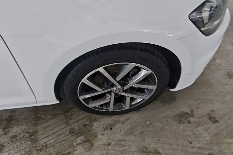 Used Volkswagen Golf 2019 280TSI DSG Luxury Version China V Standard Right Front Wheel Hub