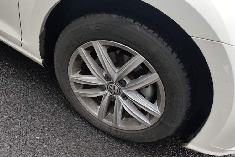 Used Volkswagen Golf 2019 280TSI DSG Comfort Version China VI Standard Right Front Wheel Hub