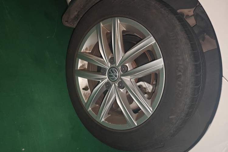 Used Volkswagen Golf 2019 1.6L Automatic Comfort Model China V Standard Right Front Wheel Hub