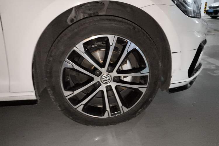 Used Volkswagen Golf 2019 280TSI DSG R-Line China VI Standard Right Front Wheel Hub