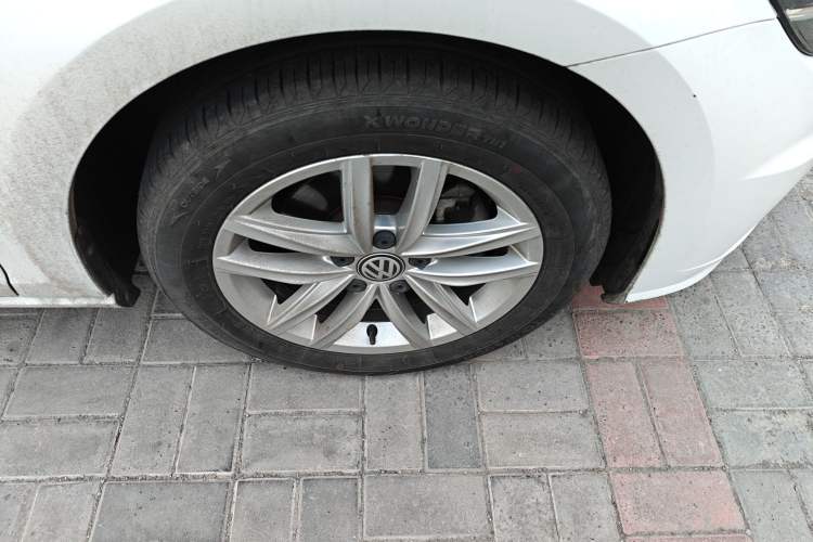 Used Volkswagen Golf 2019 280TSI DSG Comfort Version China VI Standard Right Front Wheel Hub