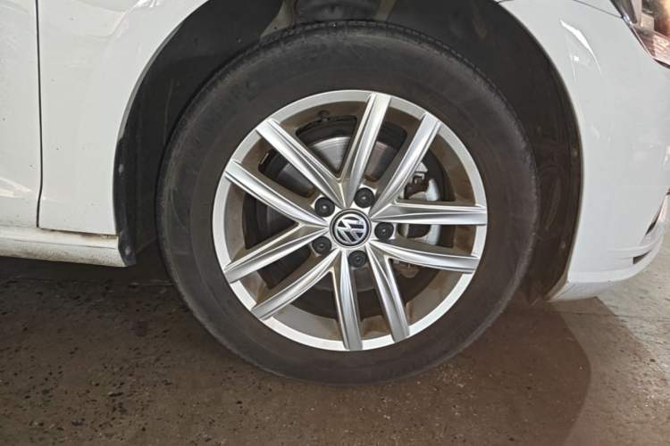 Used Volkswagen Golf 2019 200TSI DSG Comfort & Ambition Edition China VI Standard Right Front Wheel Hub