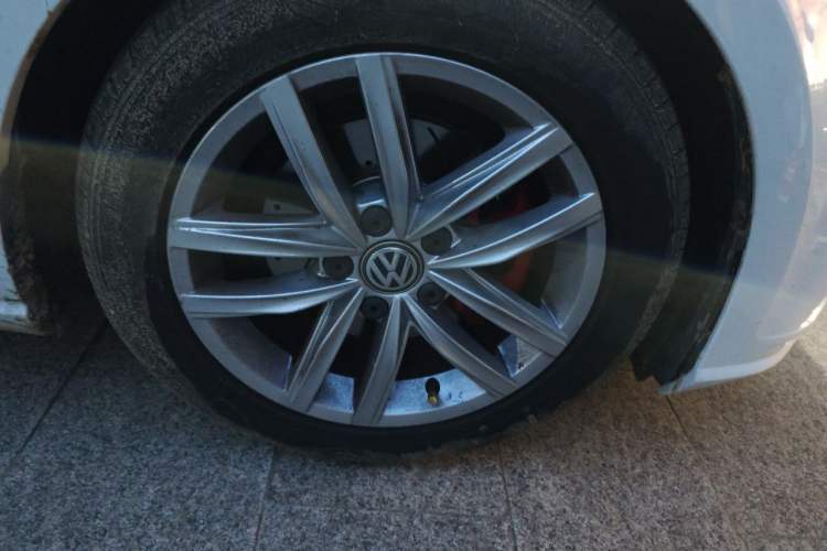 Used Volkswagen Golf 2019 1.6L Automatic Comfort Model China V Standard Right Front Wheel Hub