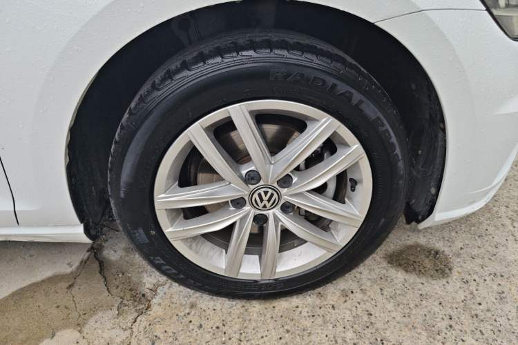 Used Volkswagen Golf 2019 280TSI DSG Comfort Version China V Standard Right Front Wheel Hub