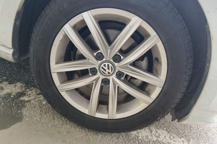 Used Volkswagen Golf 2019 280TSI DSG Comfort Version China V Standard Right Front Wheel Hub