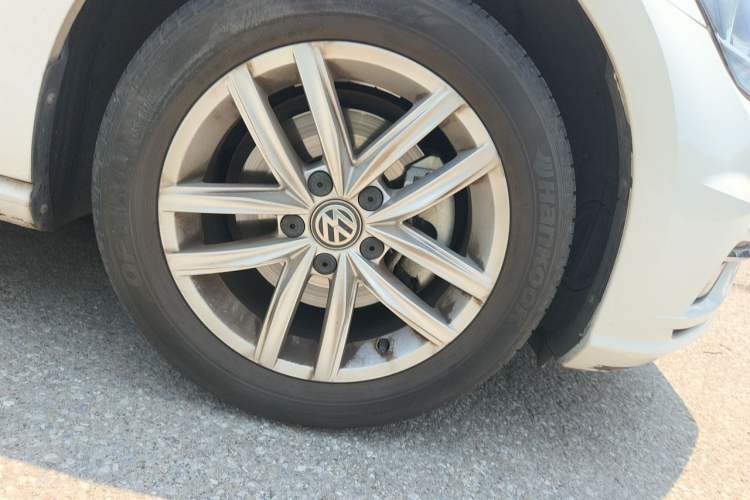 Used Volkswagen Golf 2019 1.6L Automatic Comfort Model China V Standard Right Front Wheel Hub