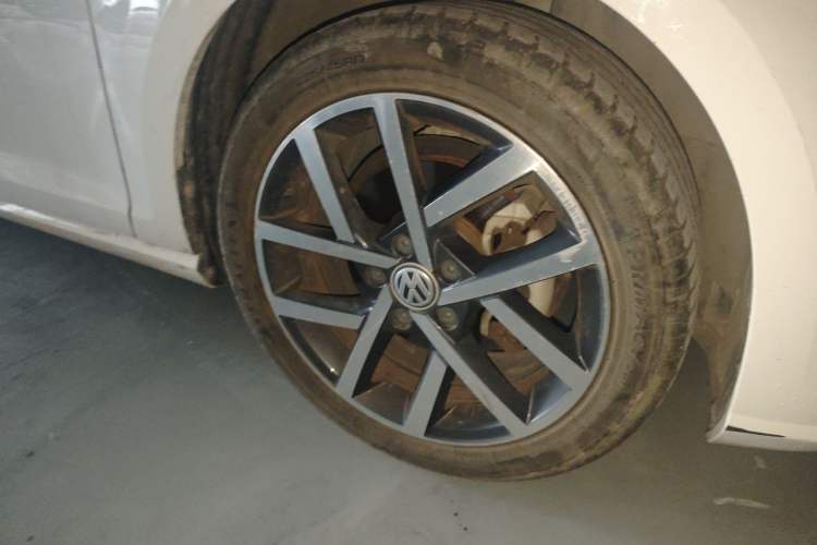 Used Volkswagen Golf 2019 280TSI DSG Luxury Version China VI Standard Right Front Wheel Hub