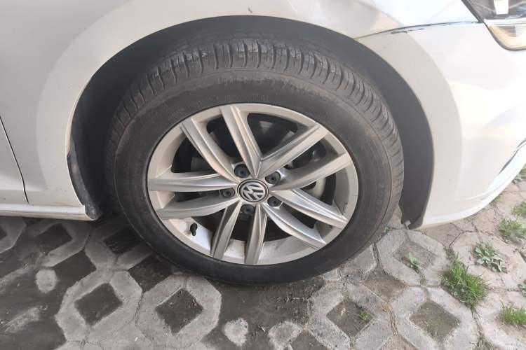 Used Volkswagen Golf 2019 280TSI DSG Comfort Version China V Standard Right Front Wheel Hub