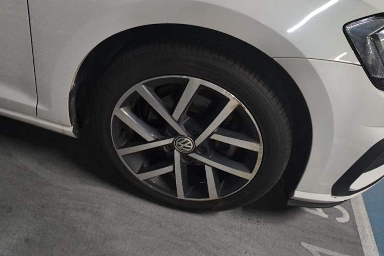 Used Volkswagen Golf 2019 280TSI DSG Luxury Version China V Standard Right Front Wheel Hub