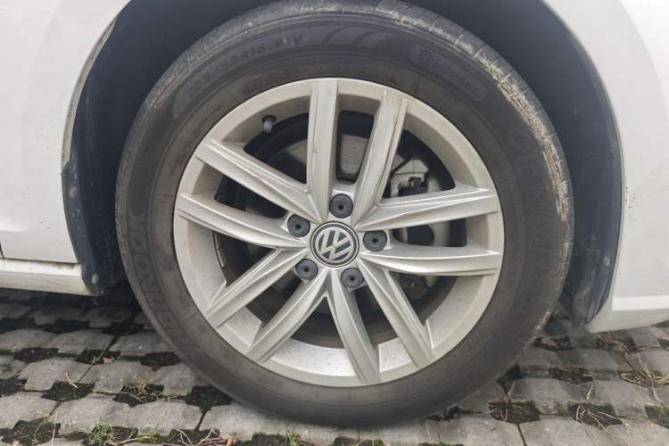 Used Volkswagen Golf 2019 200TSI DSG Comfort & Ambition Edition China VI Standard Right Front Wheel Hub