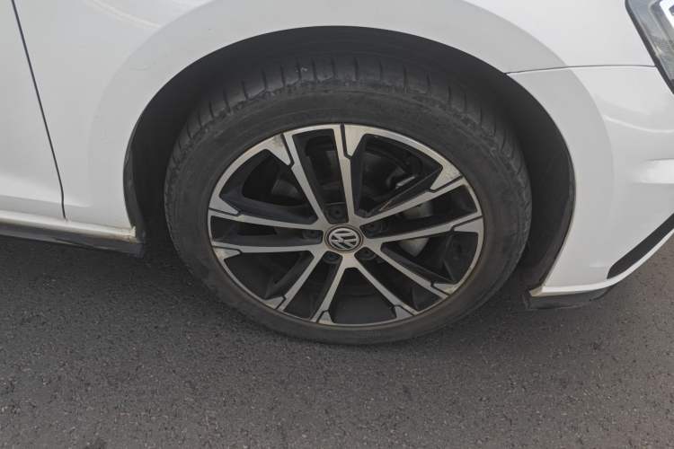Used Volkswagen Golf 2019 280TSI DSG R-Line China VI Standard Right Front Wheel Hub